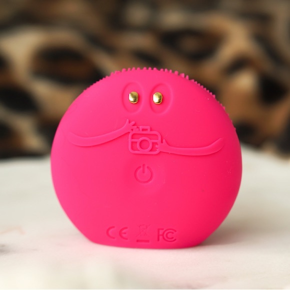 Foreo Luna FoFo Fuchsia. Pink, Cleanse, Facial, Tool, Device, Detox, Gentle - Picture 8 of 8